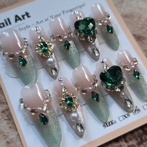 94. Emerald Gem Ombre Press-On Nail Set